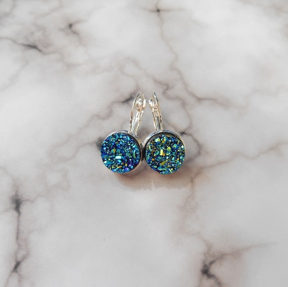 🆕️ Druzy French Hook Earrings - Picture 2 of 6